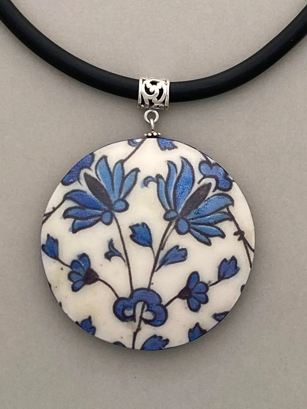 Pendant Necklace: Vine Design