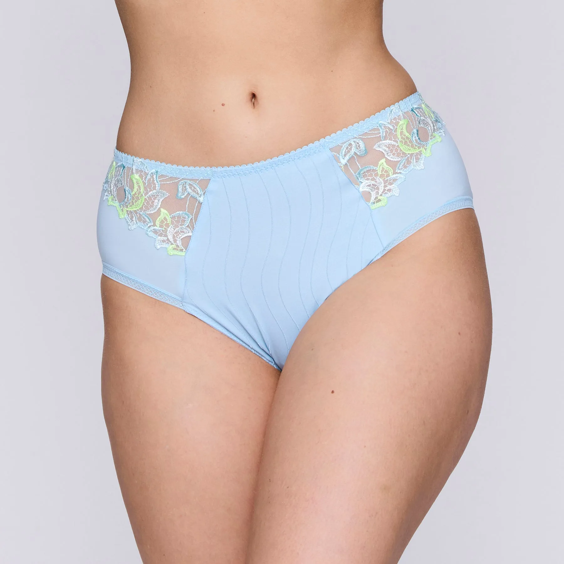 PrimaDonna Deauville Full Brief