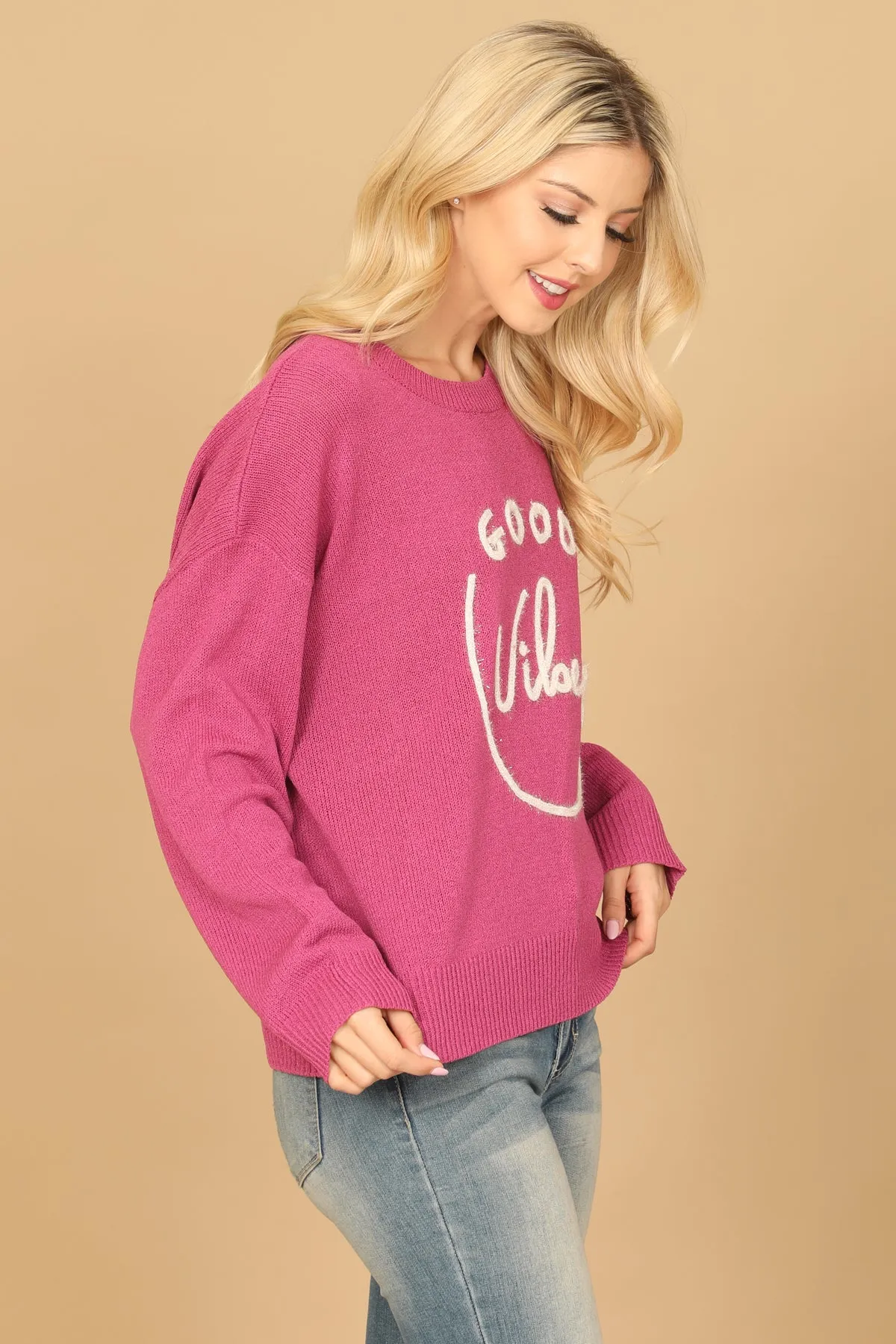 "GOOD VIBES" PRINT RIBBED SWEATER