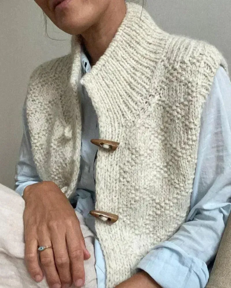 Seren | Elegant Sleeveless Cardigan