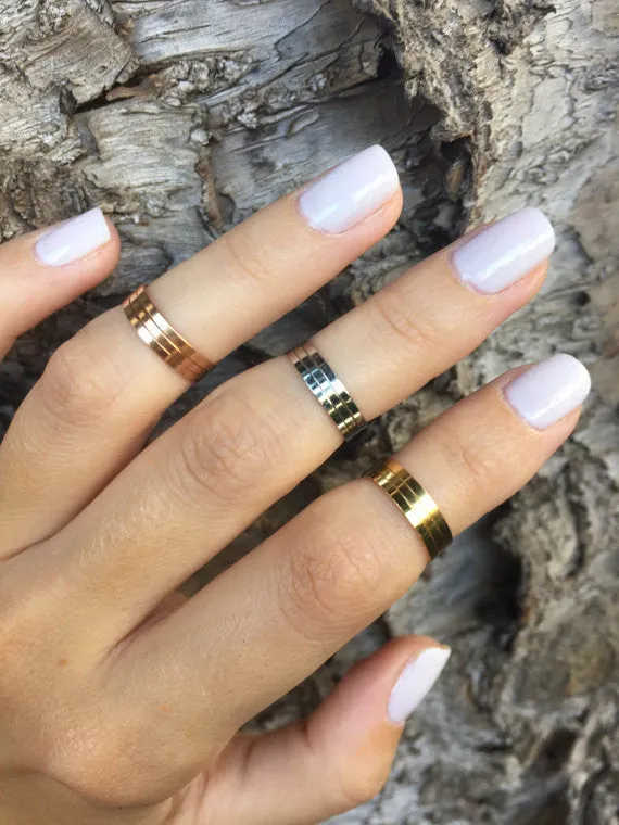 Set of 9 Rings – Gold, Silver & Rose Gold Mix