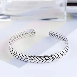 Snake Pattern Bracelet - Wave-Style Design, Adjustable Fit, Eco-Friendly Materials