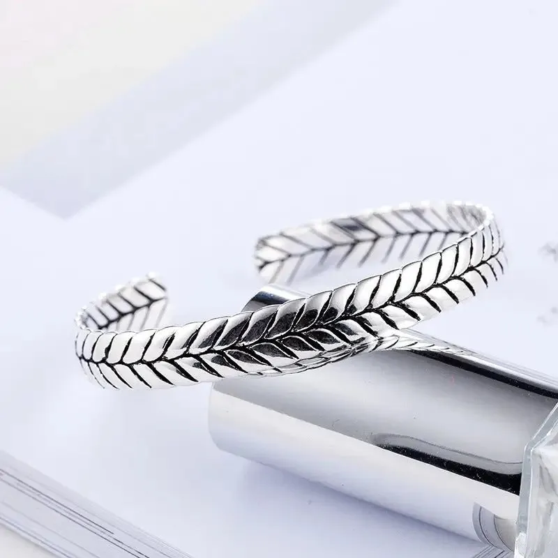 Snake Pattern Bracelet - Wave-Style Design, Adjustable Fit, Eco-Friendly Materials