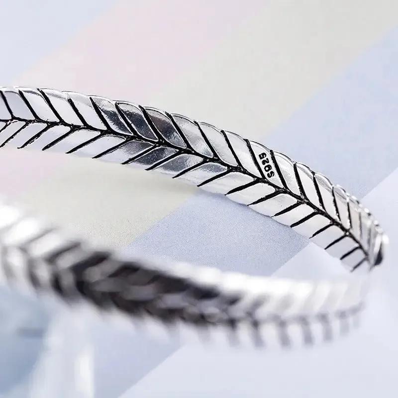 Snake Pattern Bracelet - Wave-Style Design, Adjustable Fit, Eco-Friendly Materials