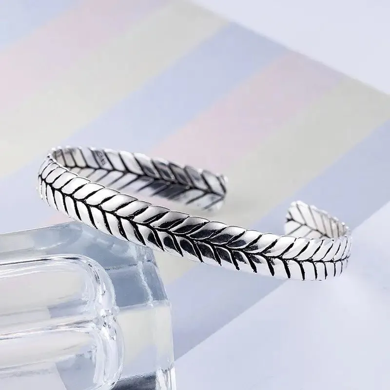 Snake Pattern Bracelet - Wave-Style Design, Adjustable Fit, Eco-Friendly Materials