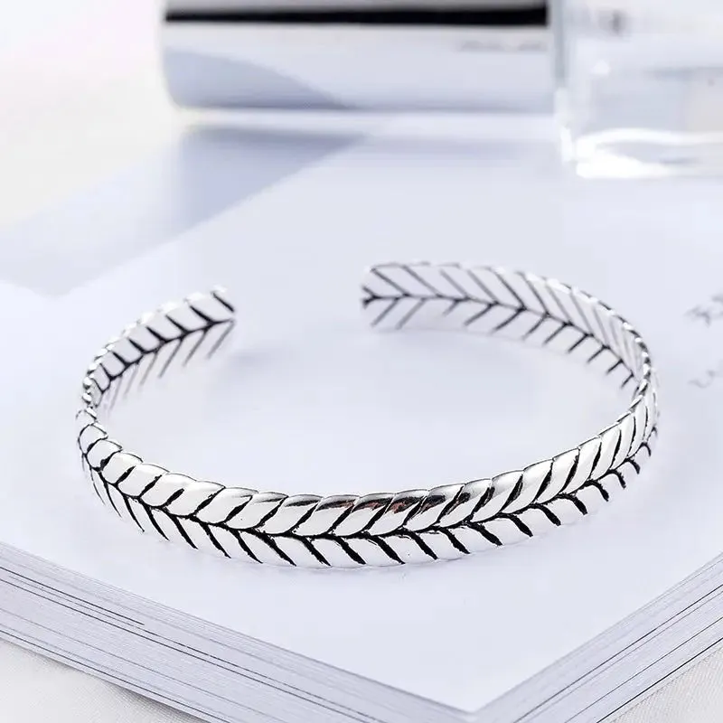 Snake Pattern Bracelet - Wave-Style Design, Adjustable Fit, Eco-Friendly Materials