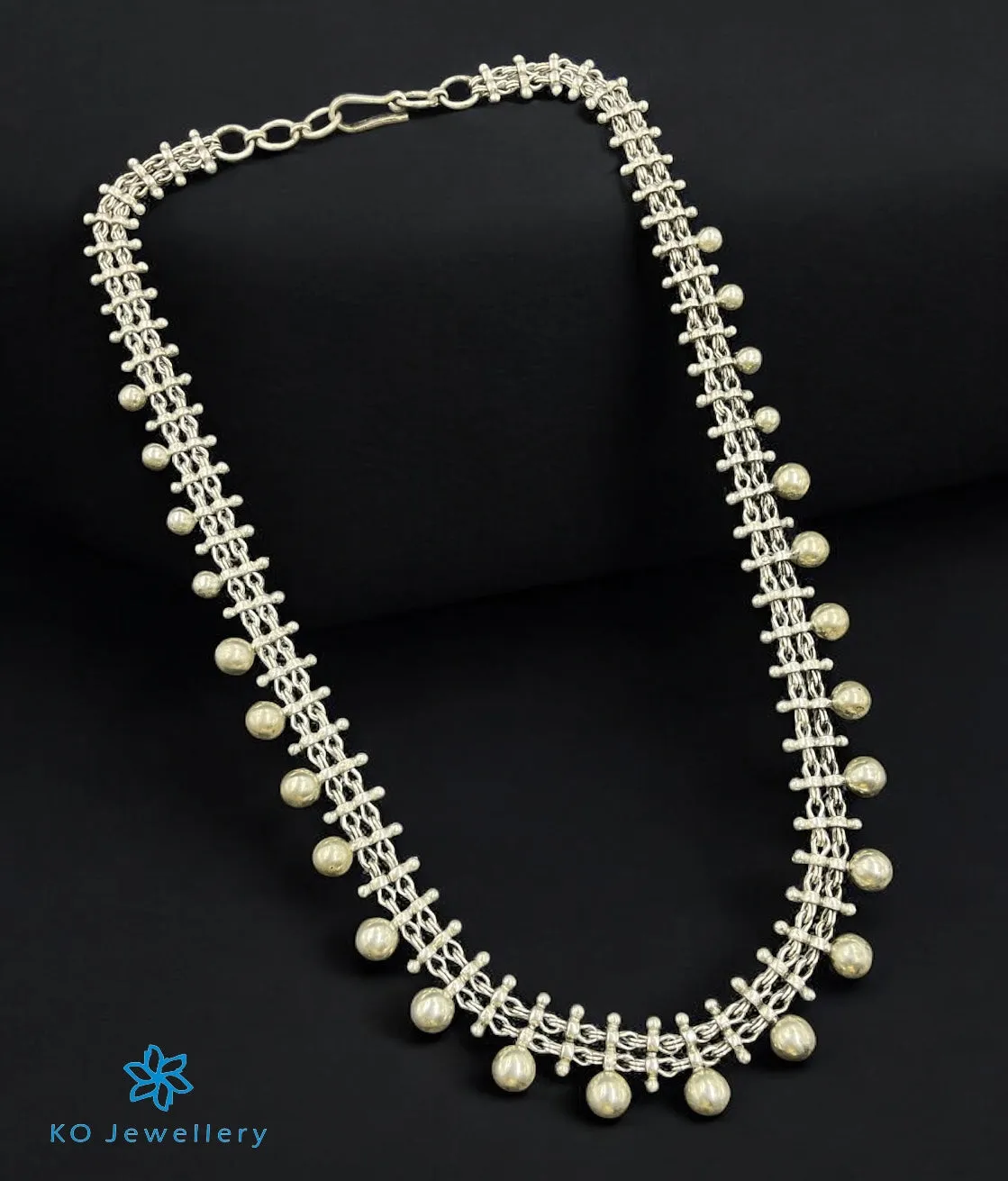 The Likhita Silver Necklace
