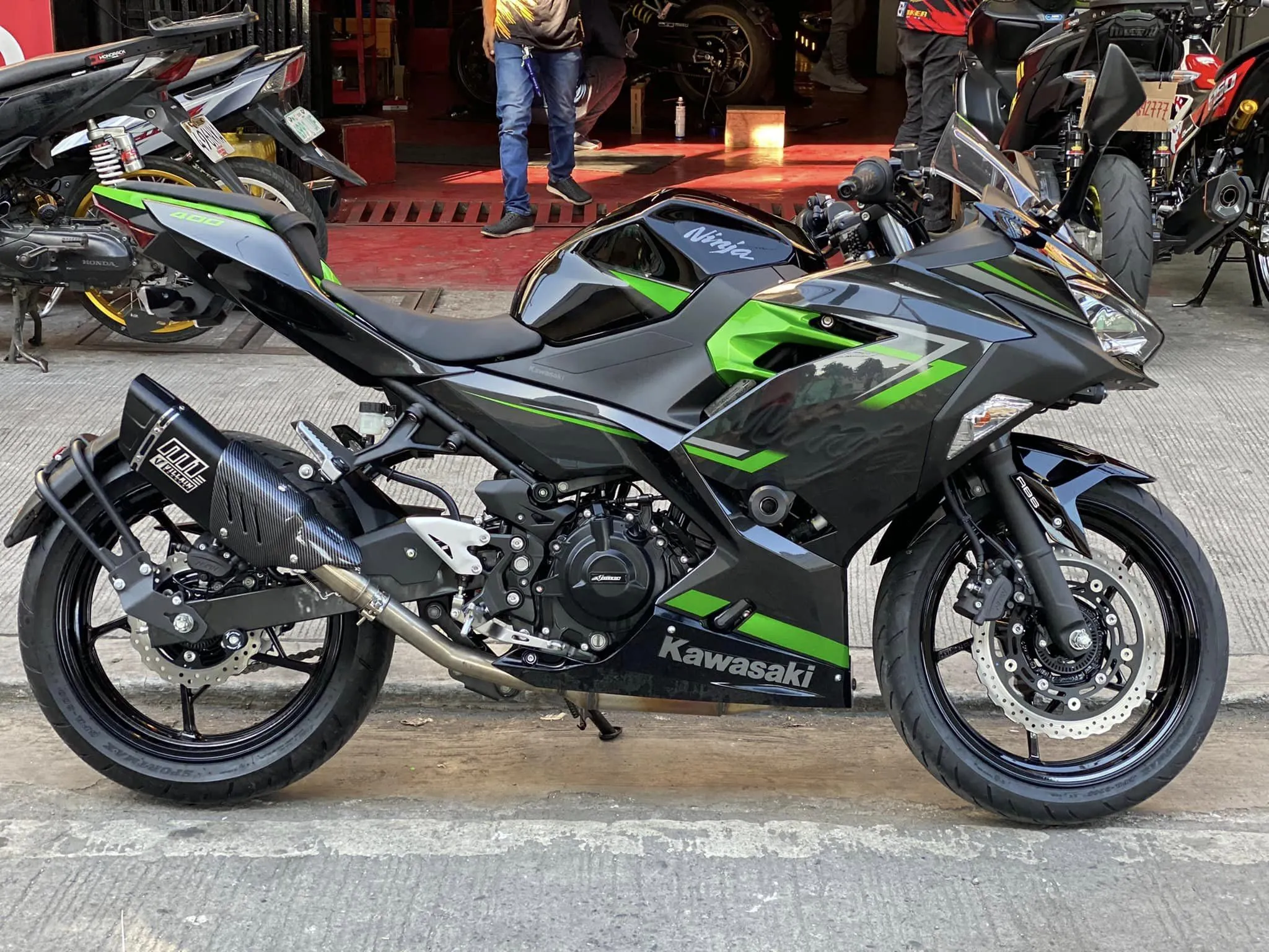 VILLAIN M1 (BLACK)