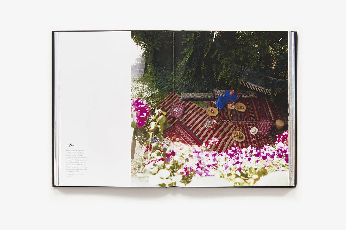 VOGUE ON LOCATION BOOK