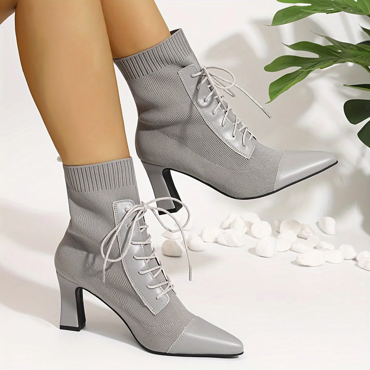 VougeVamp Fashionable Grey Ankle Boots – Pointed Toe & Chunky Heel Winter Boots