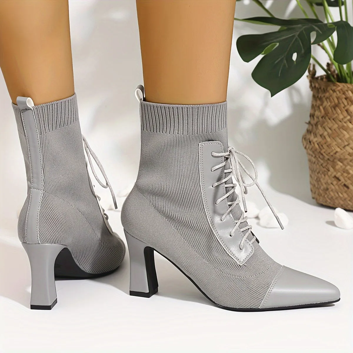 VougeVamp Fashionable Grey Ankle Boots – Pointed Toe & Chunky Heel Winter Boots