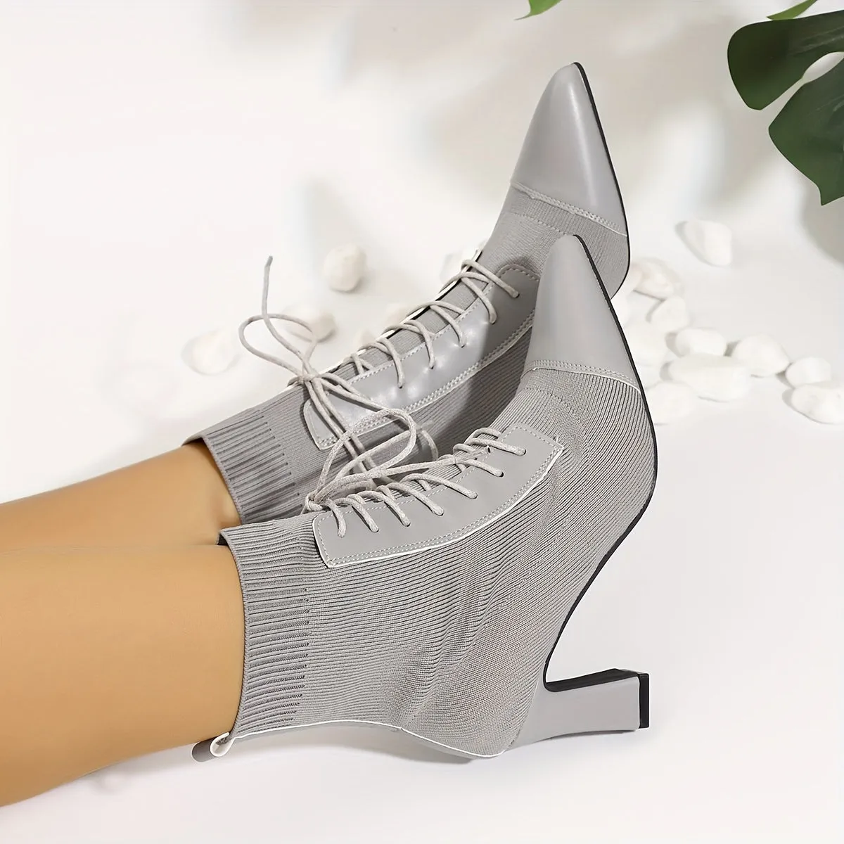 VougeVamp Fashionable Grey Ankle Boots – Pointed Toe & Chunky Heel Winter Boots