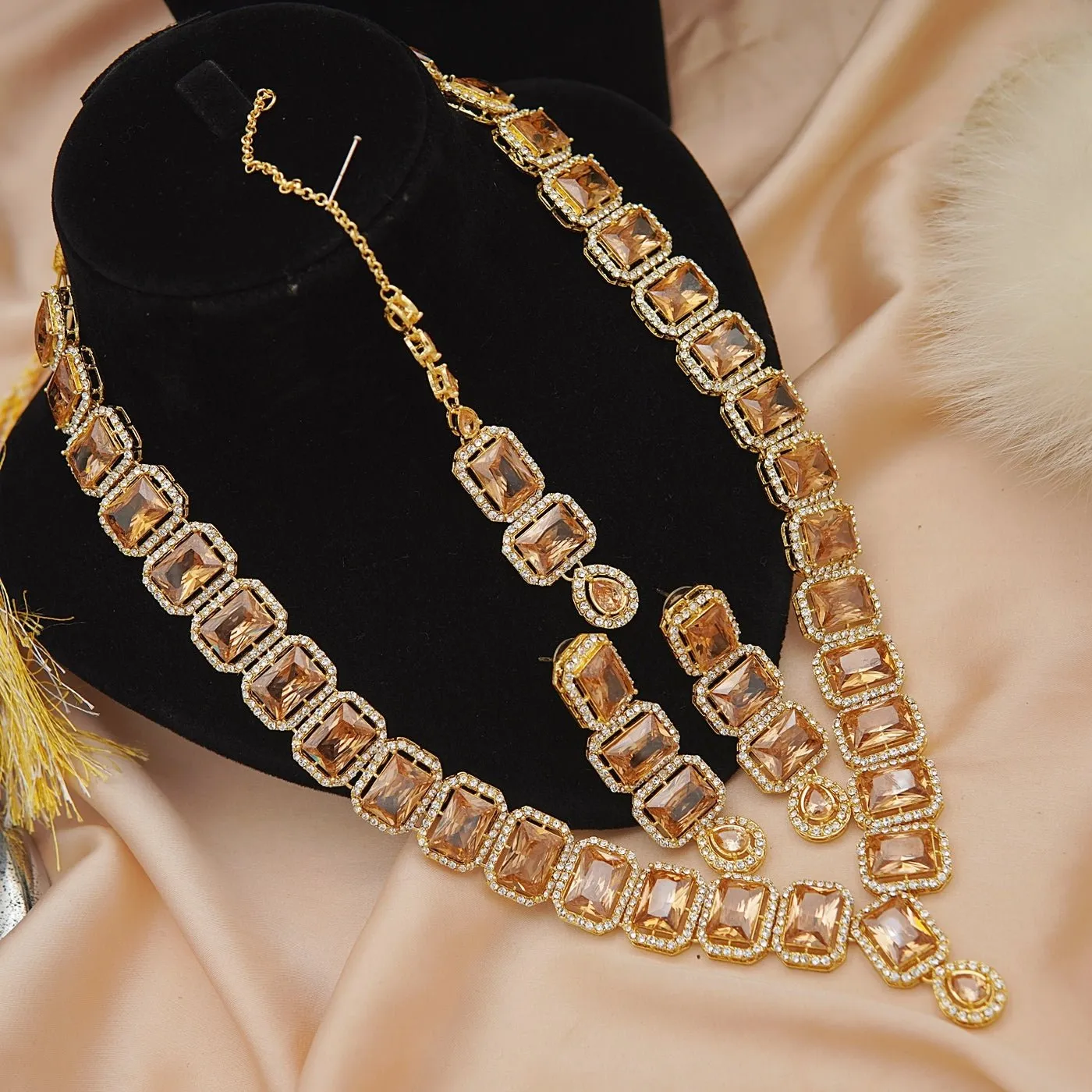 Zircons Diamonded Mala Earring Set