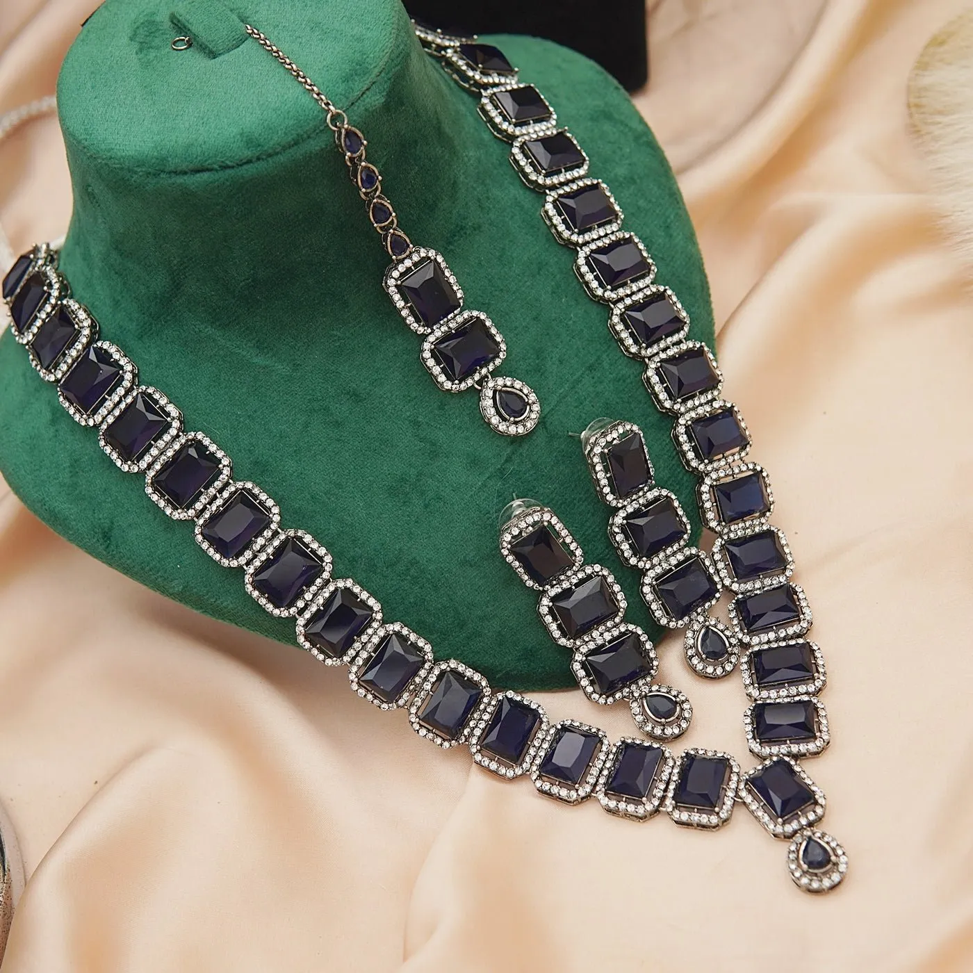 Zircons Diamonded Mala Earring Set