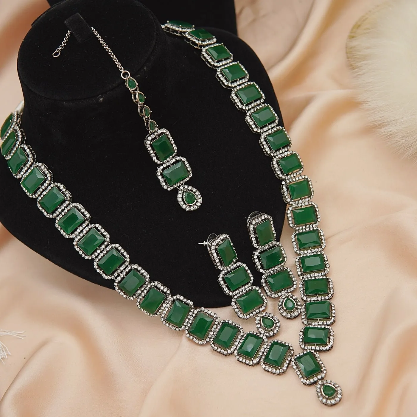 Zircons Diamonded Mala Earring Set